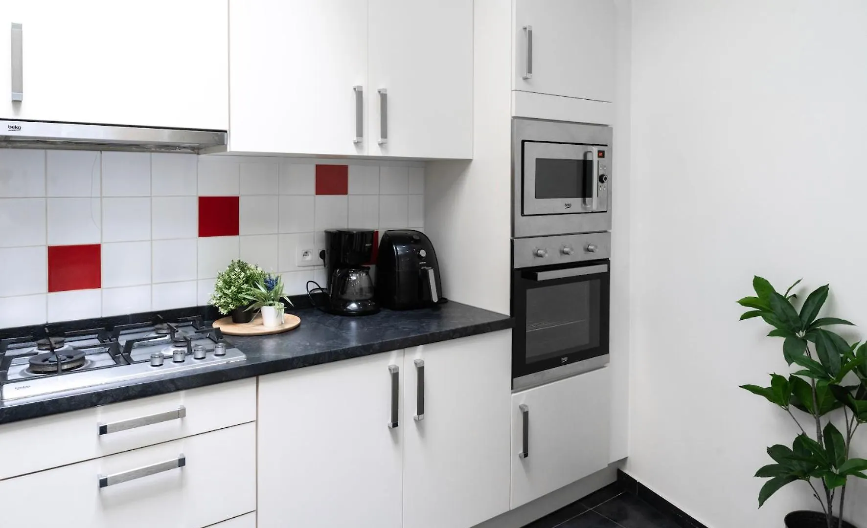 Unique Parking Access, Xl Home W Parking Option Antwerp Belgium