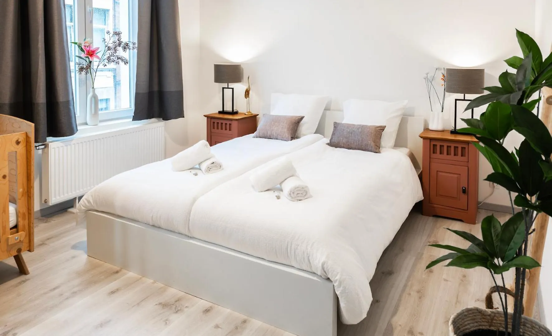 Unique Parking Access, Xl Home W Parking Option Antwerp Holiday home