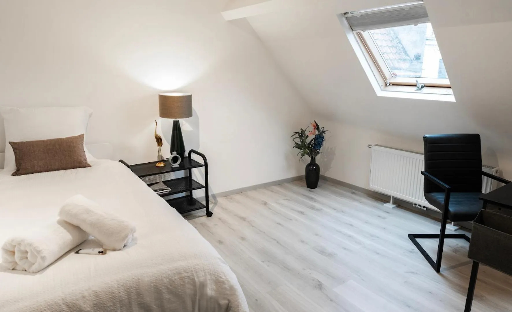 Holiday home Unique Parking Access, Xl Home W Parking Option Antwerp