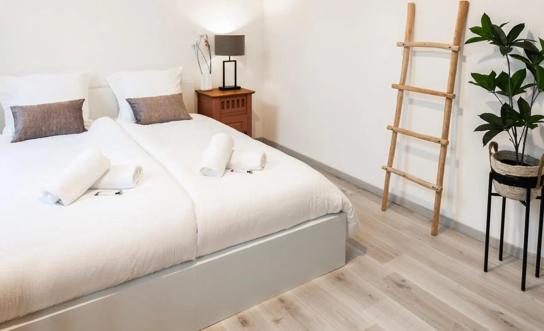 Holiday home Unique Parking Access, Xl Home W Parking Option Antwerp Belgium