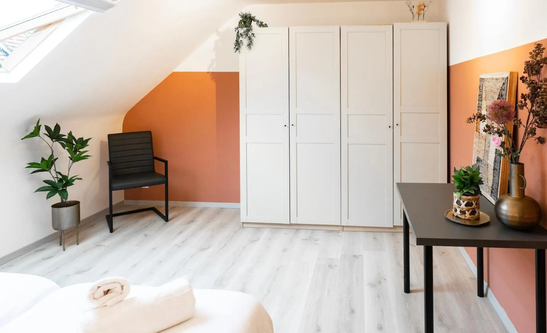Holiday home Unique Parking Access, Xl Home W Parking Option Antwerp