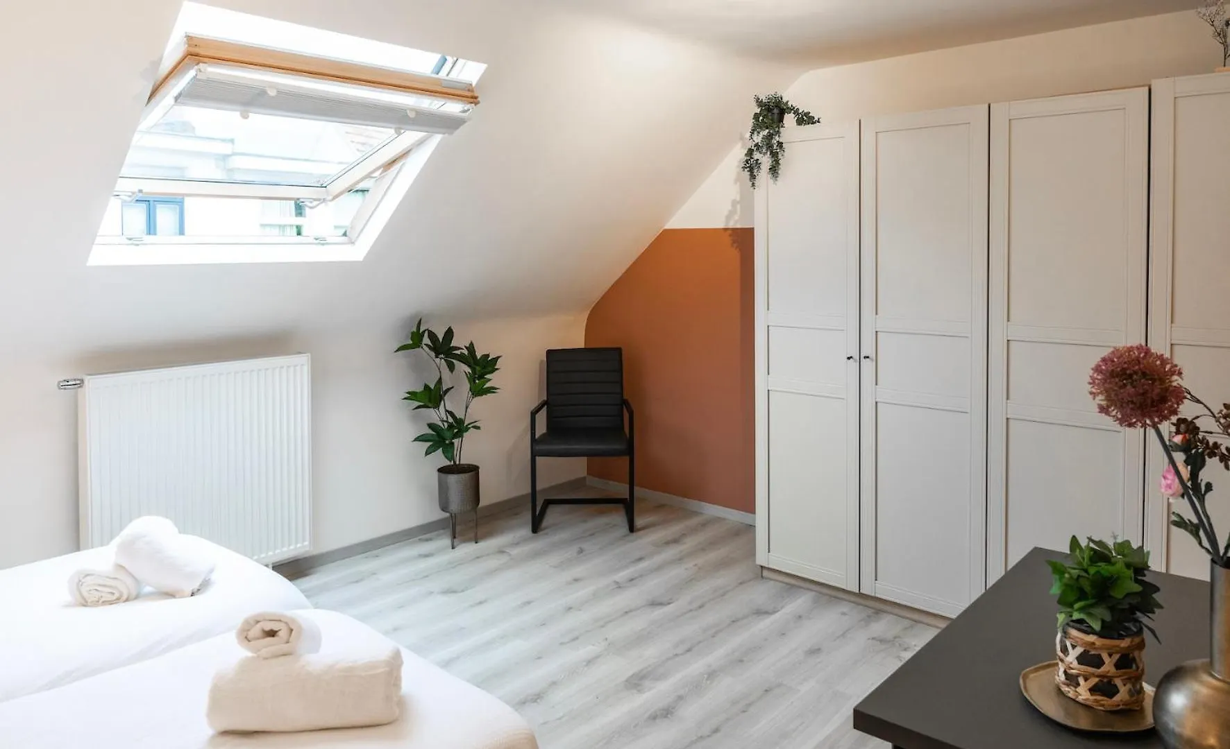 Unique Parking Access, Xl Home W Parking Option Antwerp Belgium