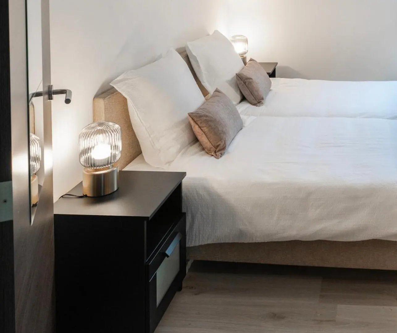 Holiday home Unique Parking Access, Xl Home W Parking Option Antwerp