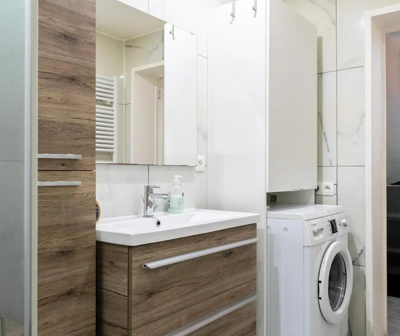 Holiday home Unique Parking Access, Xl Home W Parking Option Antwerp Belgium