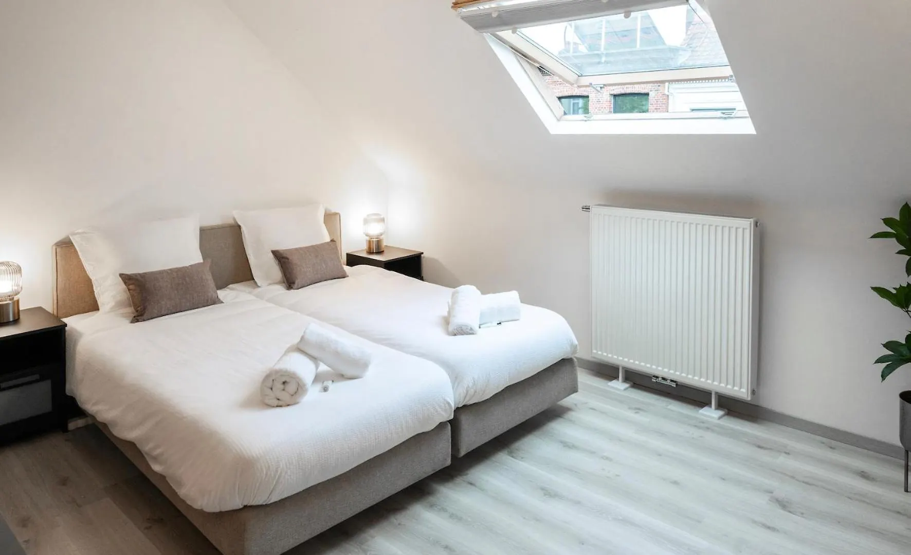 Holiday home Unique Parking Access, Xl Home W Parking Option Antwerp